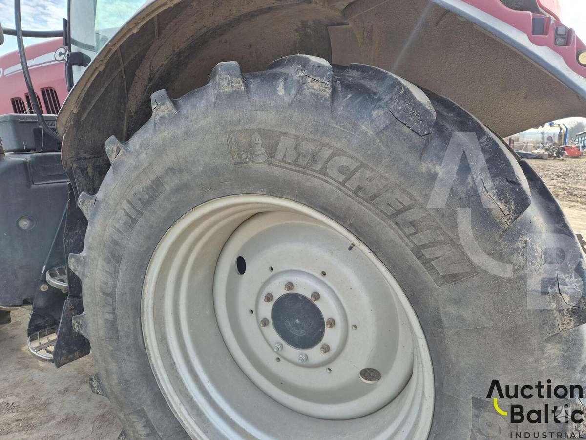 Case-IH Puma 160, tractors
