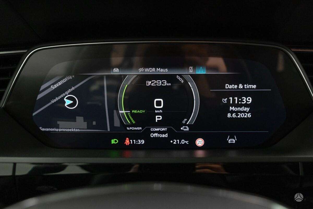 Audi e-tron, off-road / crossover