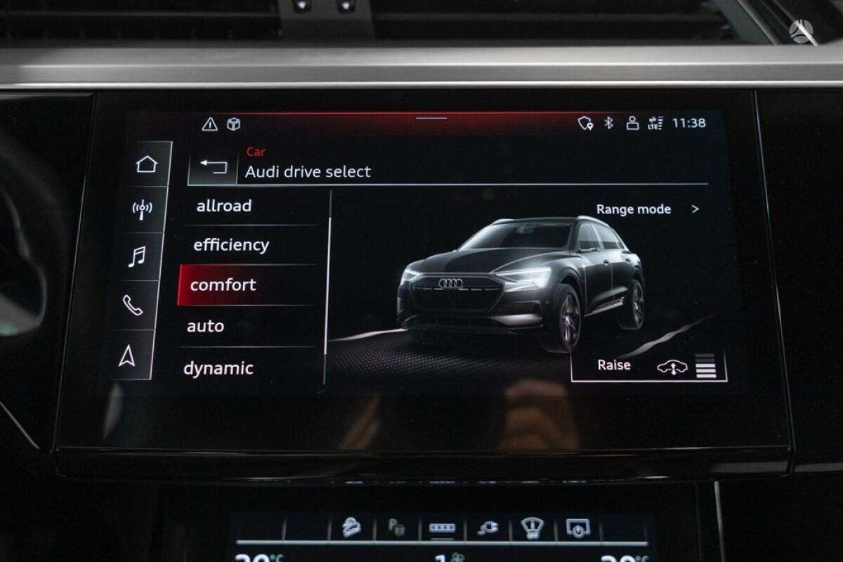 Audi e-tron, off-road / crossover