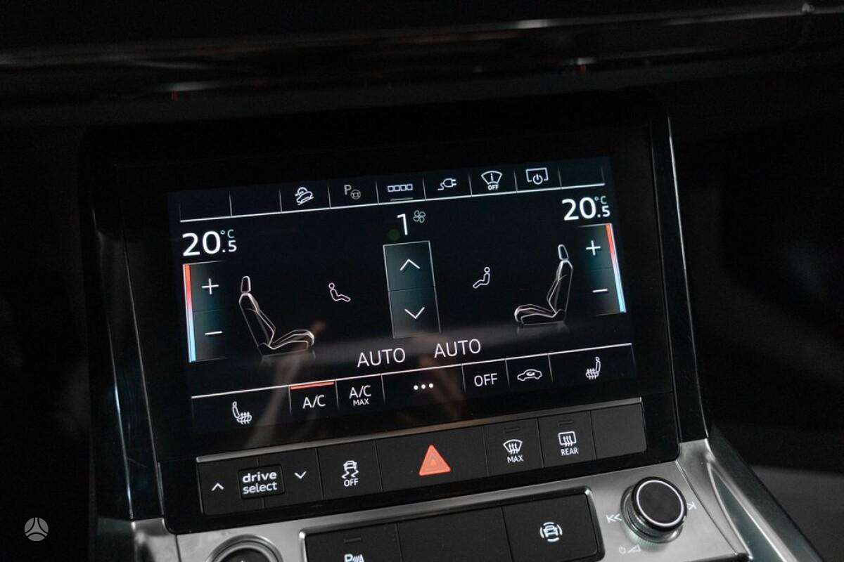Audi e-tron, off-road / crossover