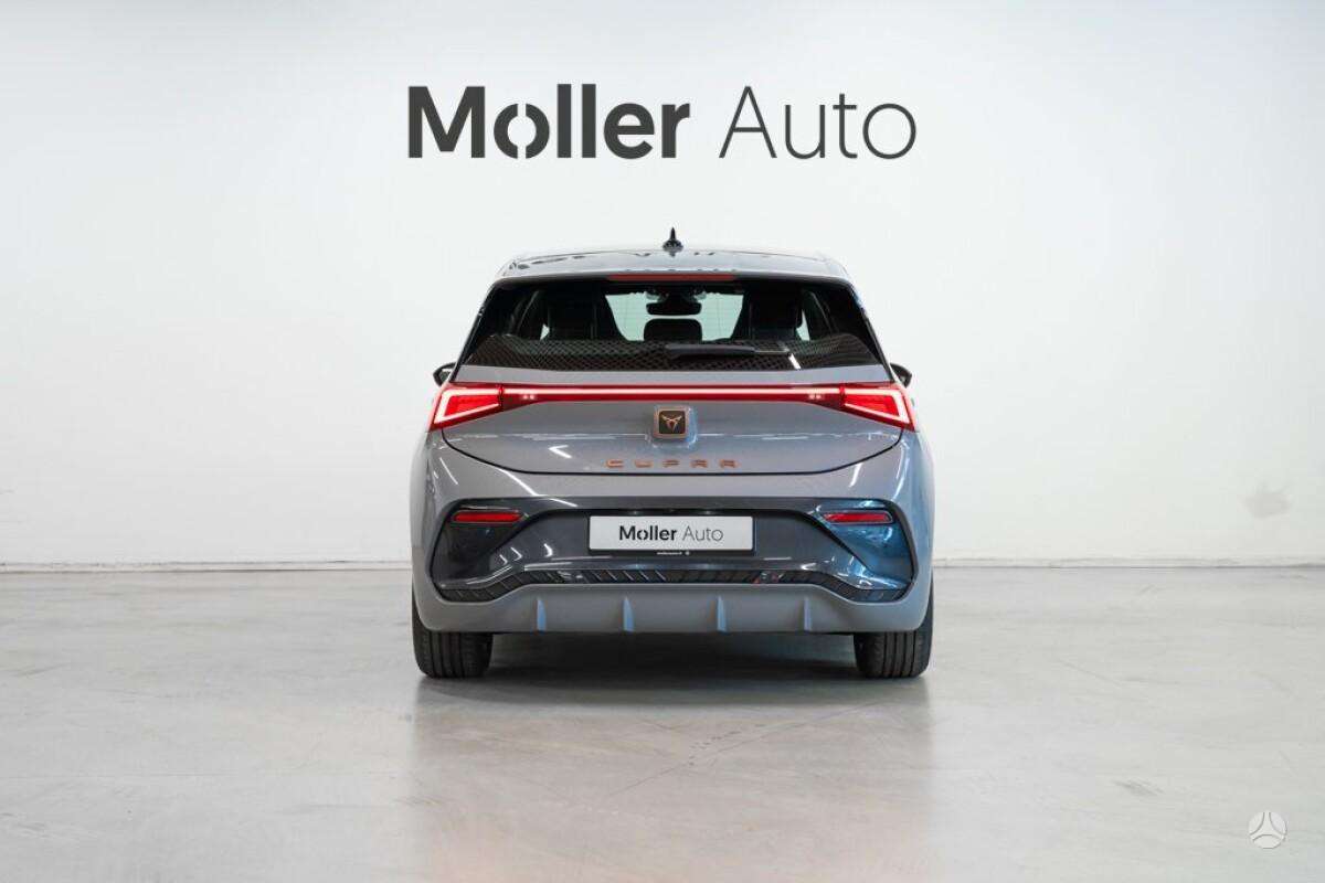 Cupra Born, hatchback