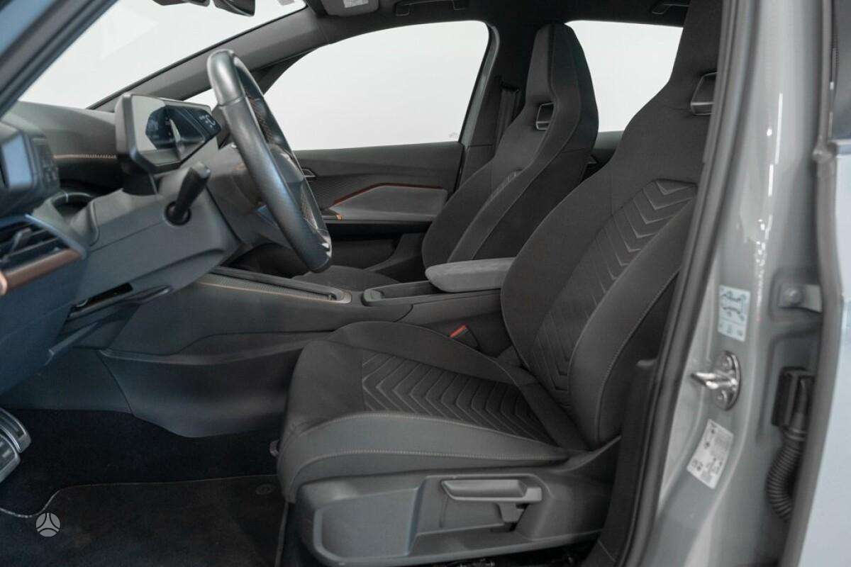 Cupra Born, hatchback