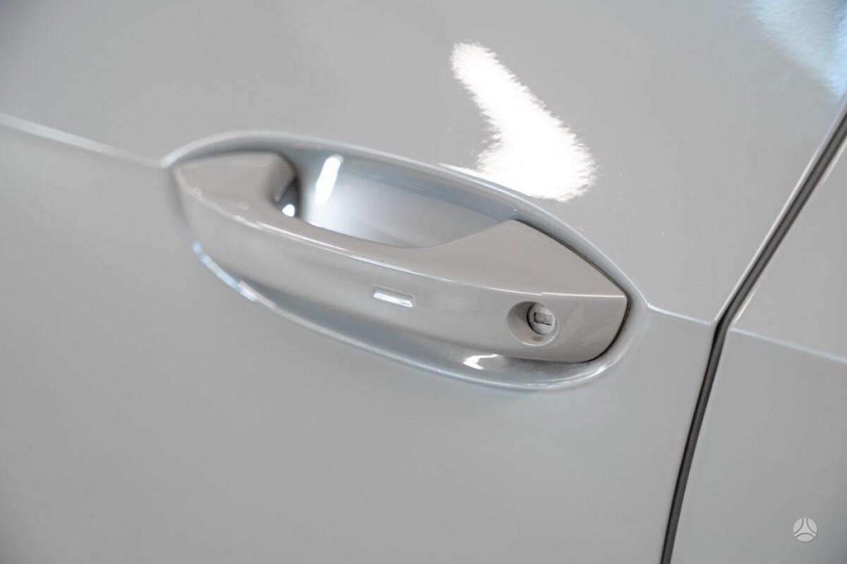 Cupra Born, hatchback