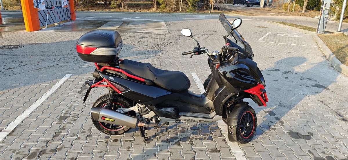 Gilera Fuoco 500, triračiai