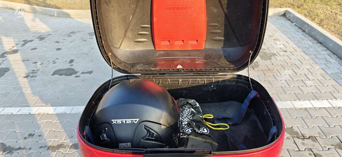 Gilera Fuoco 500, triračiai