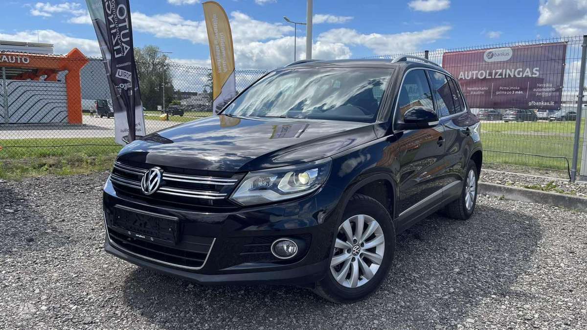 Volkswagen Tiguan - 1