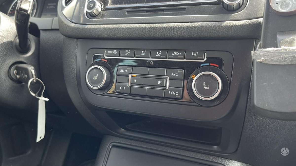 Volkswagen Tiguan - 4