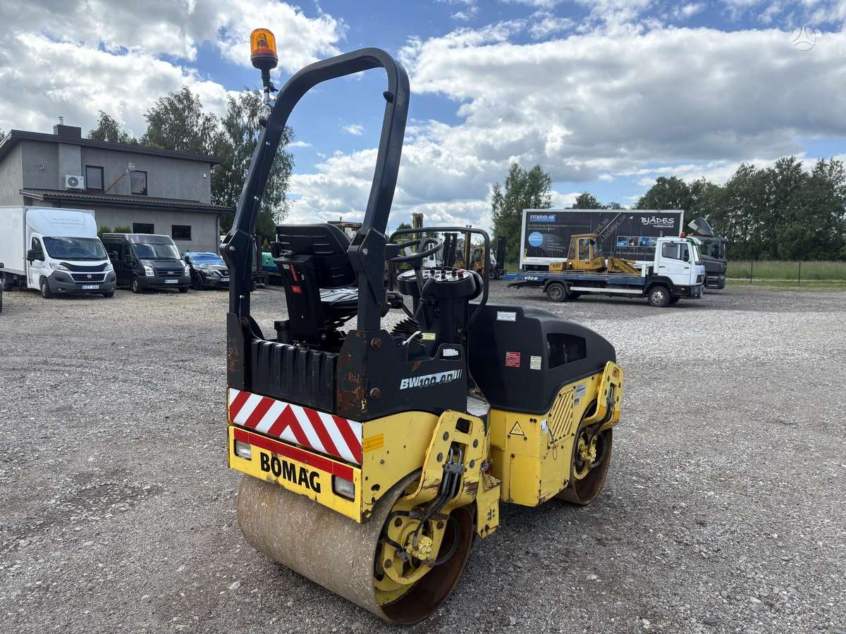 Bomag BW100AD, vibrator / compactor