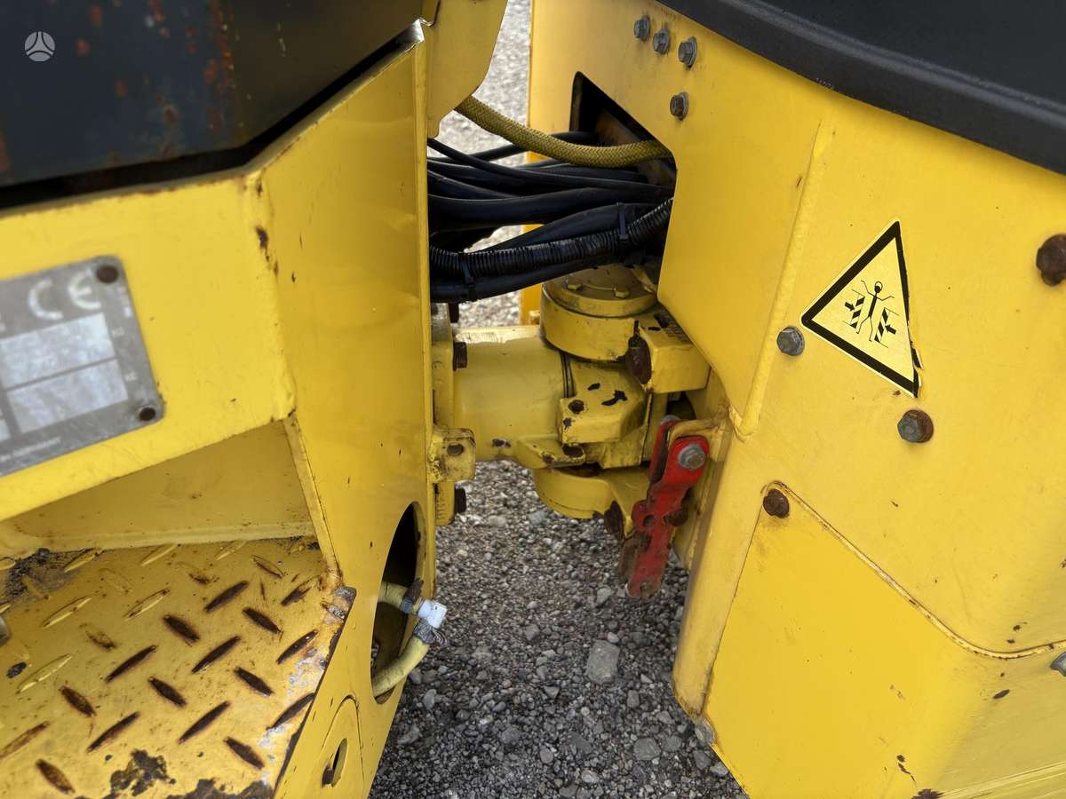 Bomag BW100AD, vibro technika