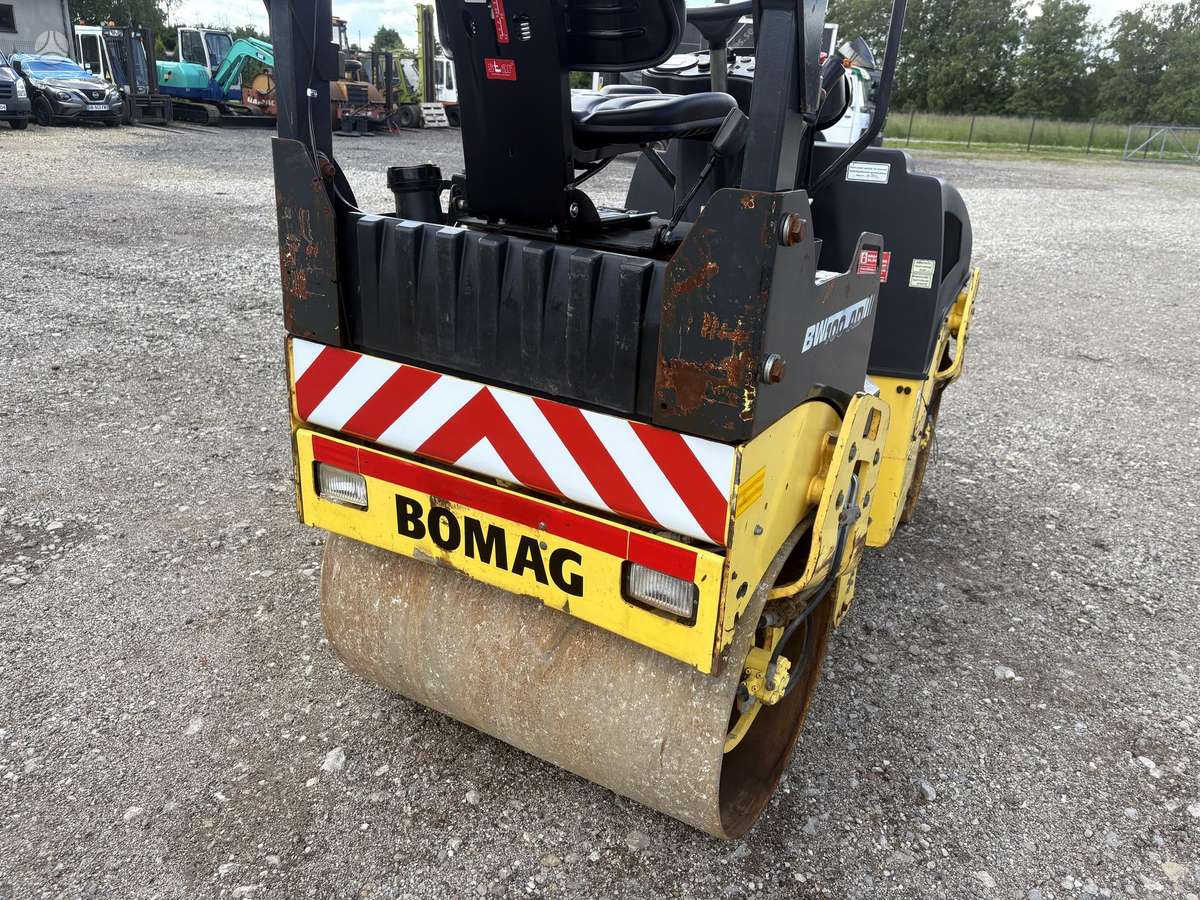 Bomag BW100AD, vibrator / compactor