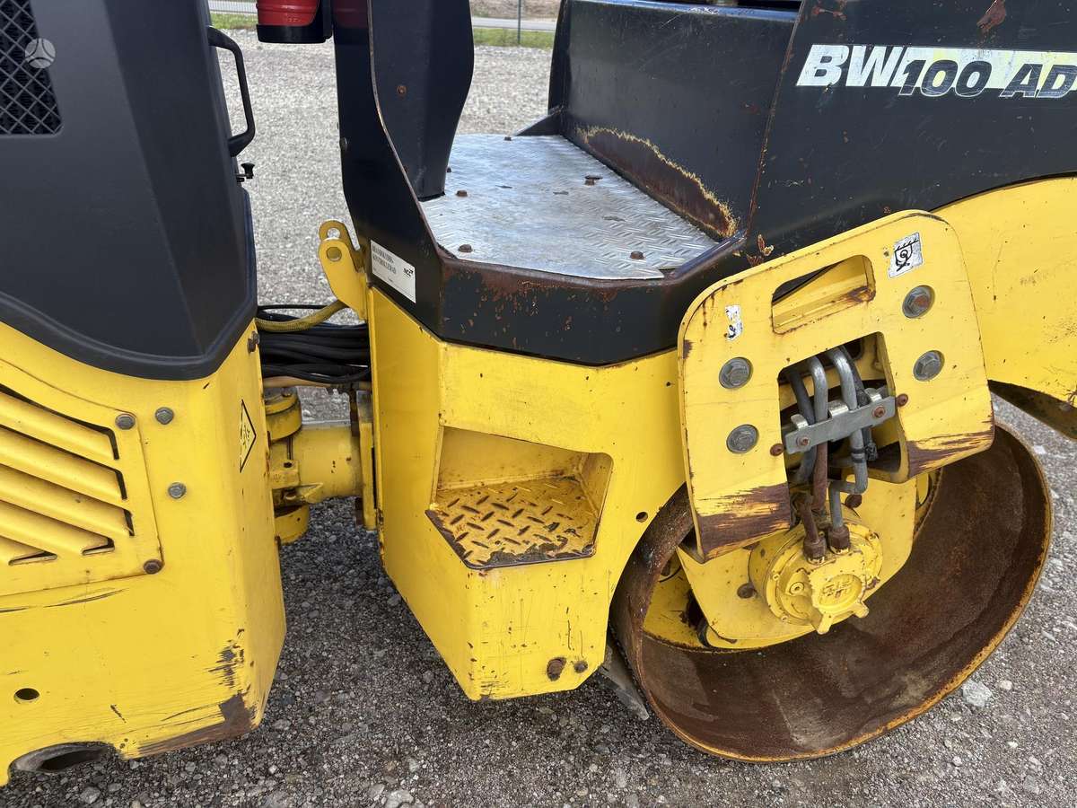 Bomag BW100AD, vibro technika
