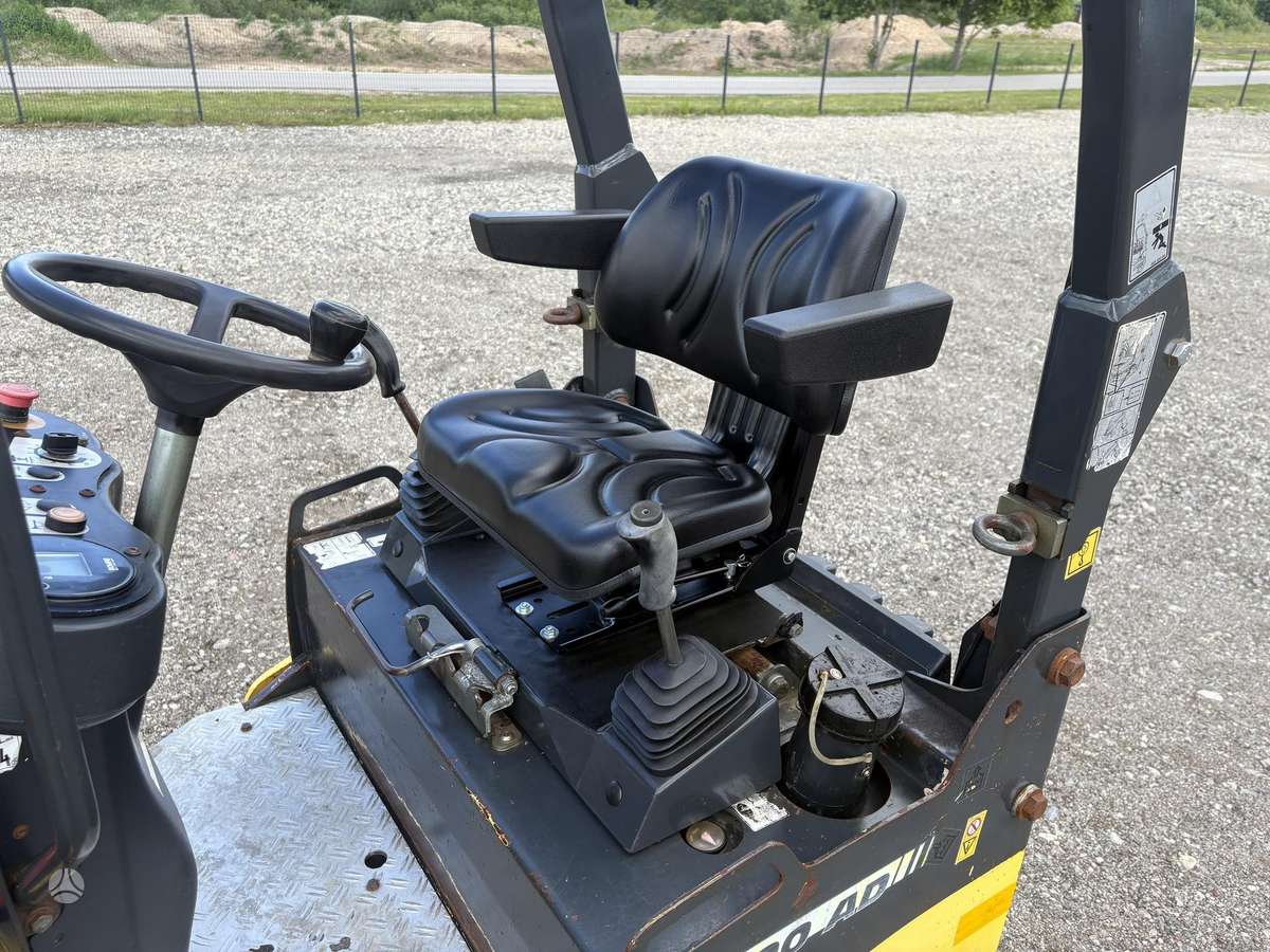 Bomag BW100AD, vibro technika