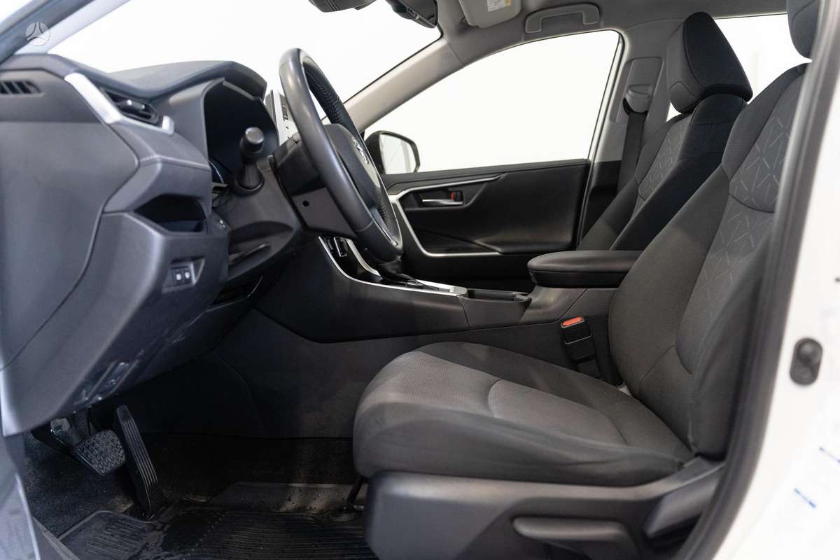 Toyota RAV4 - 10