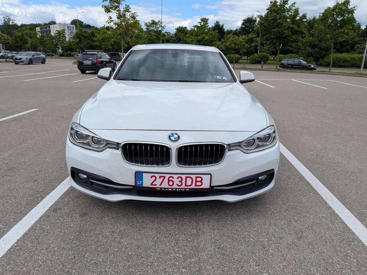 BMW 330, 2.0 l., Седан