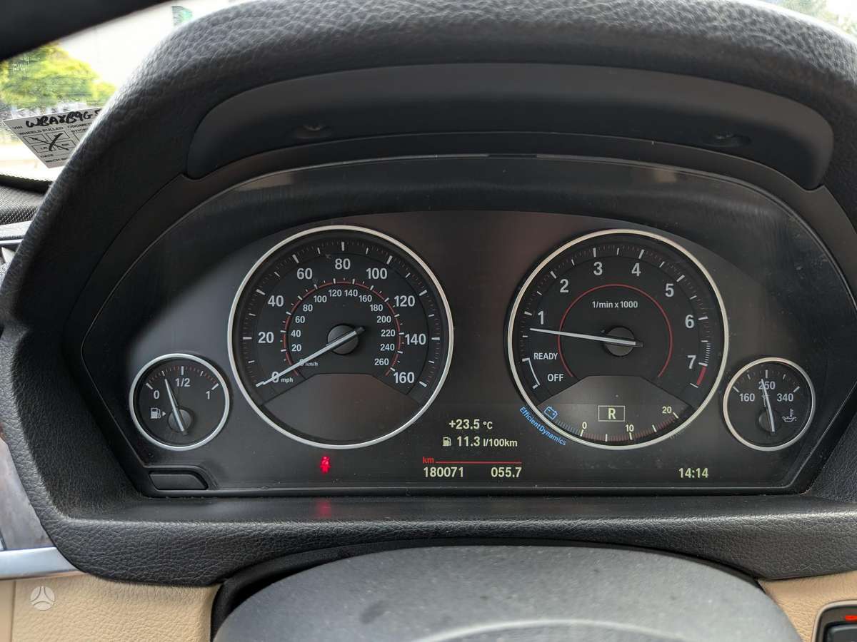 BMW 330, 2.0 l., Седан