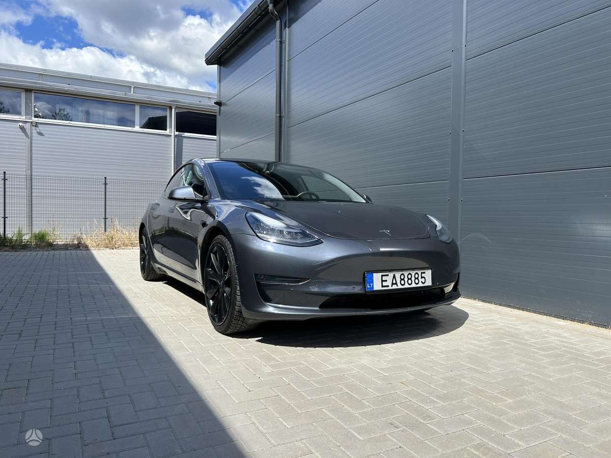 Tesla Model 3 - 6