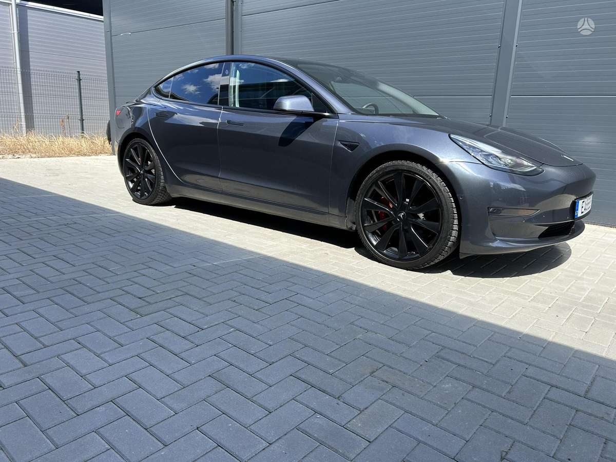 Tesla Model 3 - 7