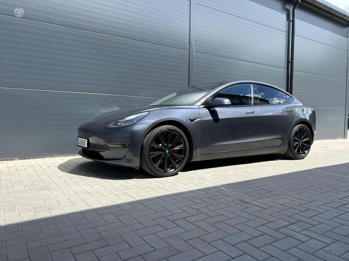 Tesla Model 3 - 10