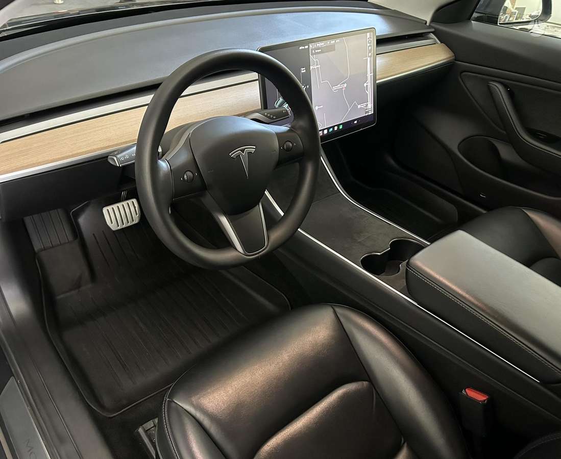 Tesla Model 3, 78 kWh, hatchback