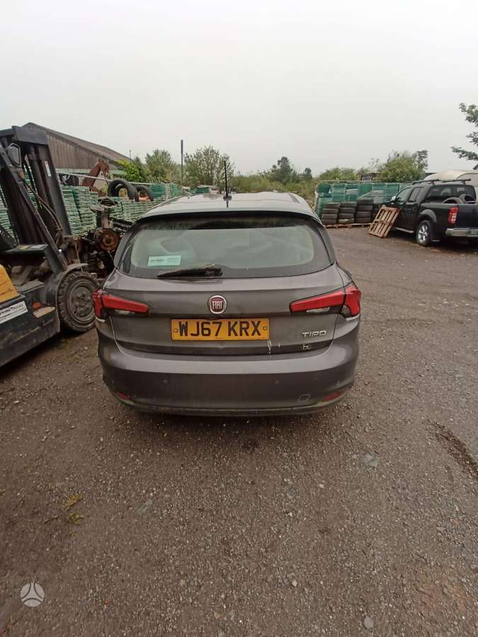 Fiat Tipo dalimis. Spalvos kodas 695