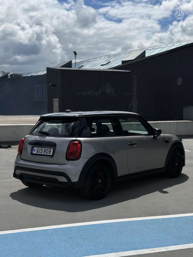 Mini Cooper, 1.5 l., hatchback