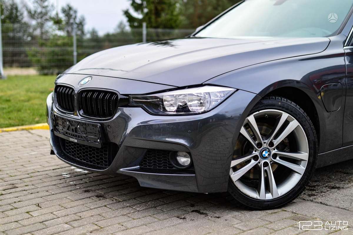 BMW 330, 2.0 l., Седан