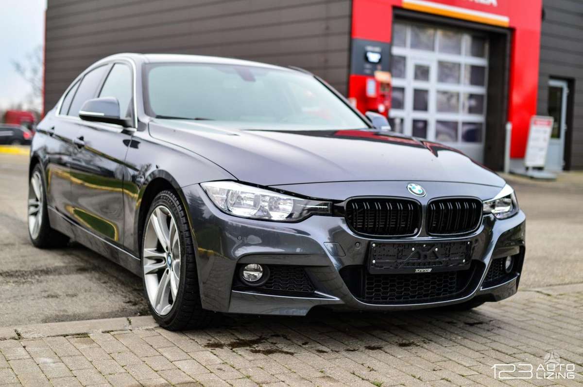 BMW 330, 2.0 l., Седан