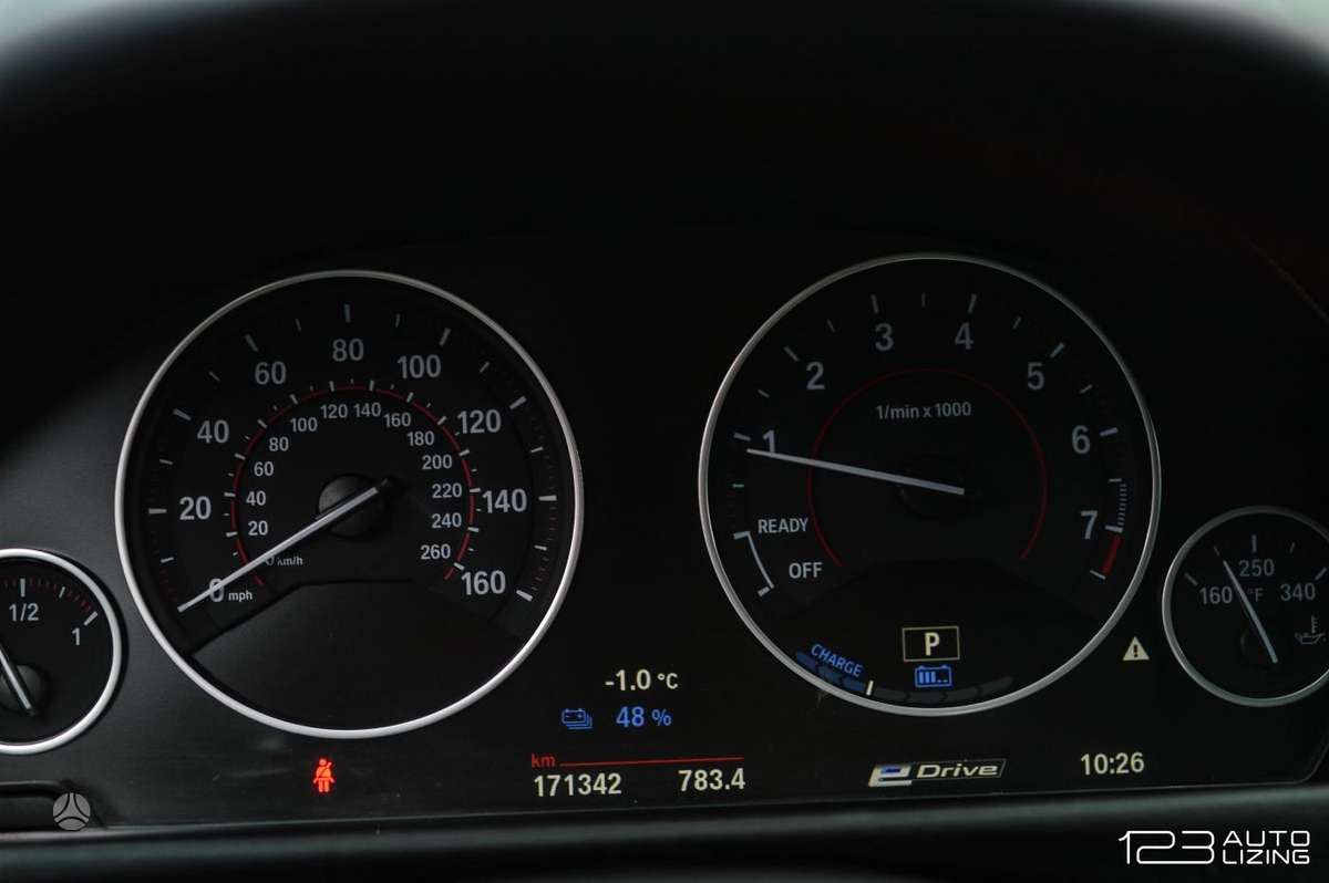 BMW 330, 2.0 l., Седан