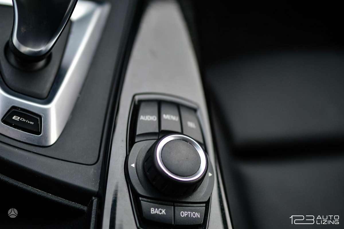 BMW 330, 2.0 l., Седан