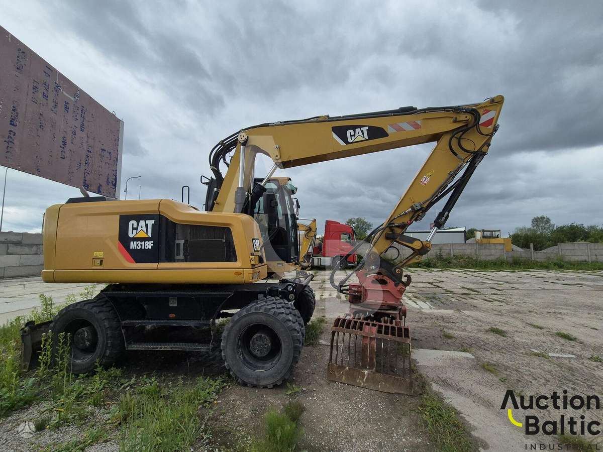 Caterpillar M318F, ekskavatoriai