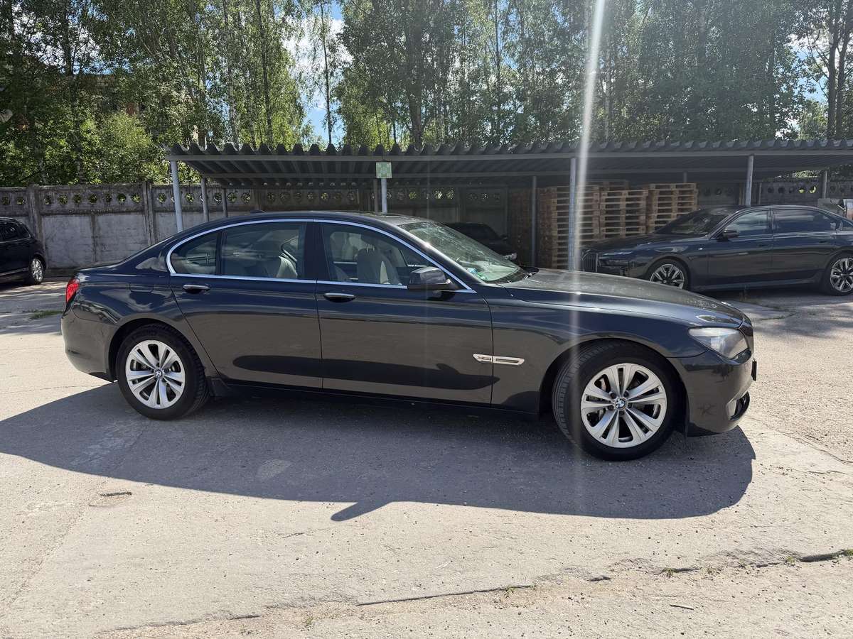 BMW 740, 3.0 l., Седан