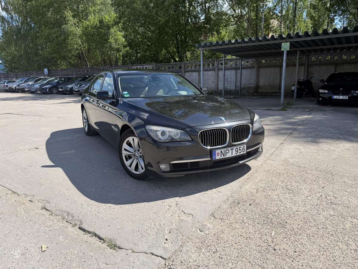 BMW 740, 3.0 l., Седан