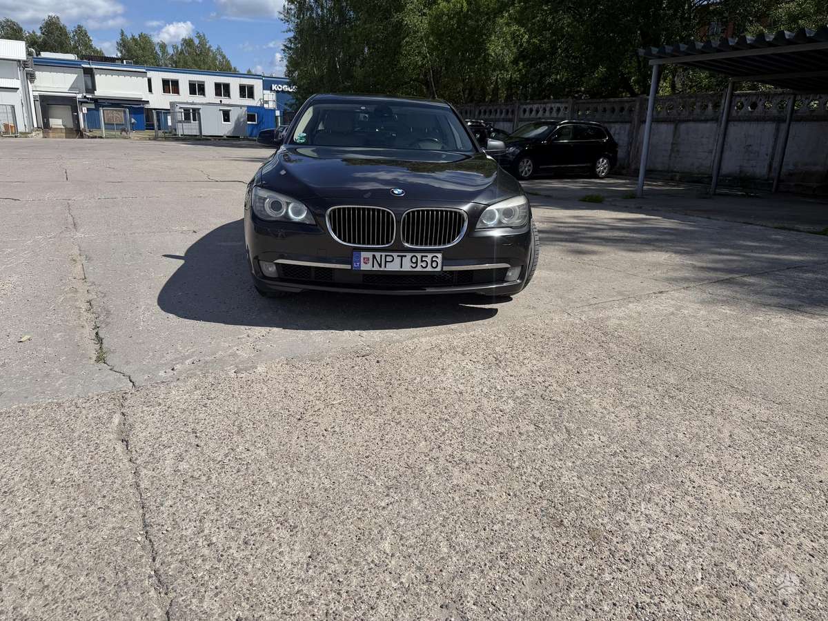 BMW 740, 3.0 l., Седан