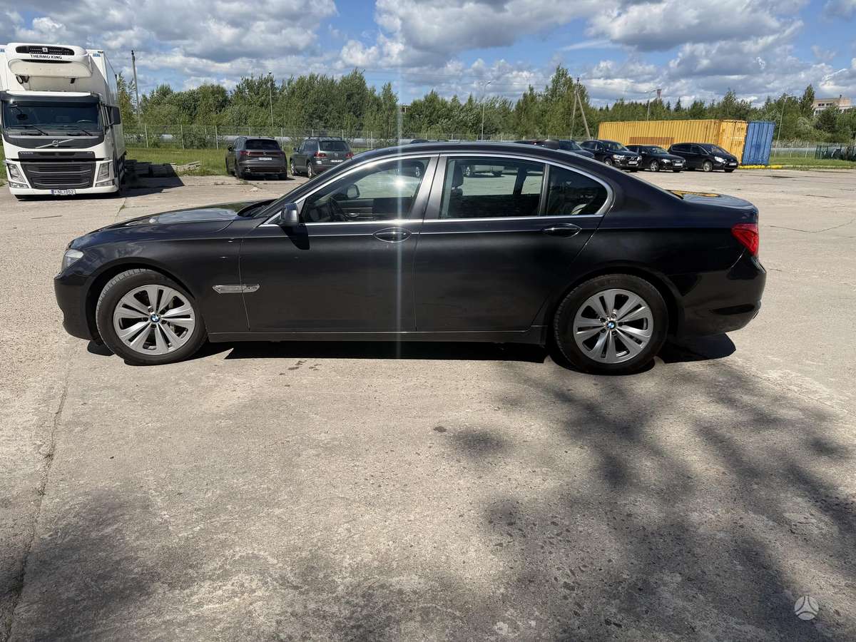 BMW 740, 3.0 l., Седан