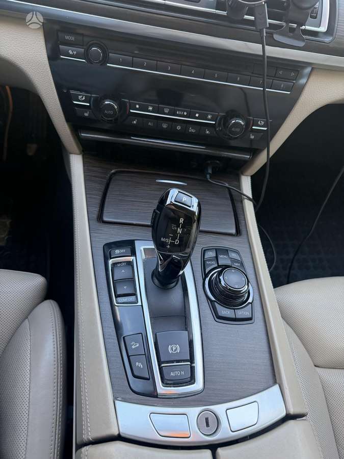 BMW 740, 3.0 l., Седан