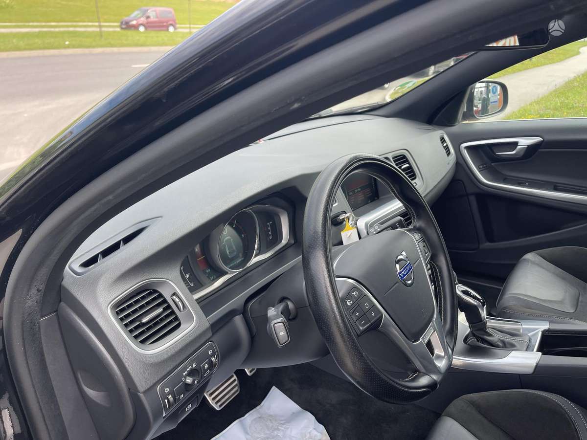 Volvo V60, 2.0 l., hatchback