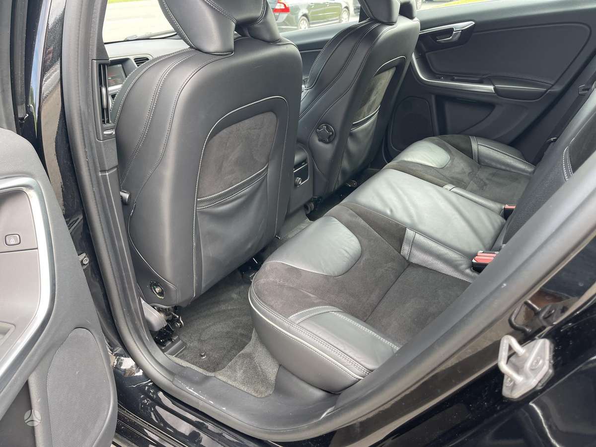 Volvo V60, 2.0 l., hatchback