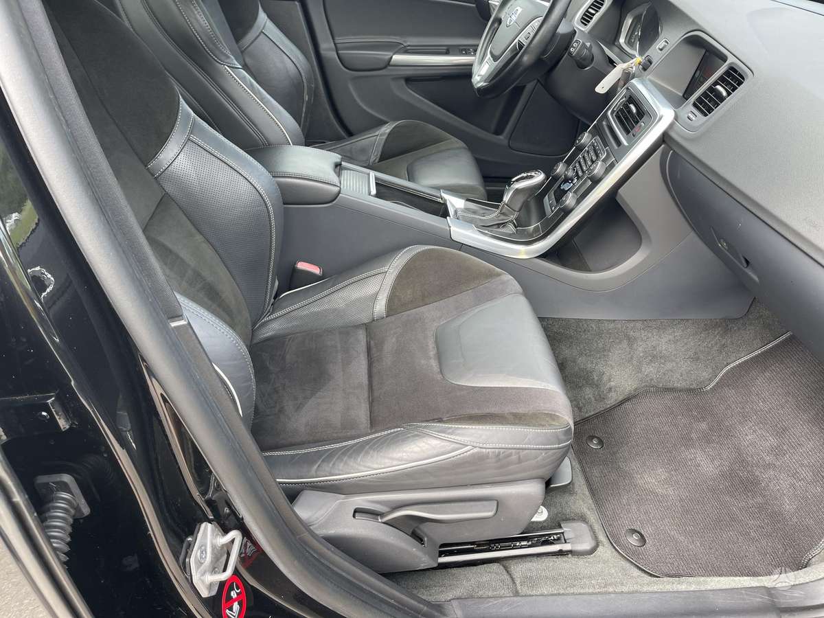 Volvo V60, 2.0 l., hatchback