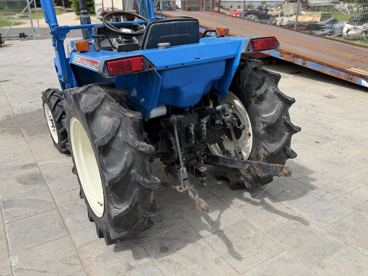 Iseki TA250, tractors