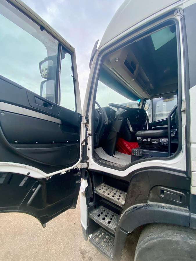Iveco Stralis, double sleeper