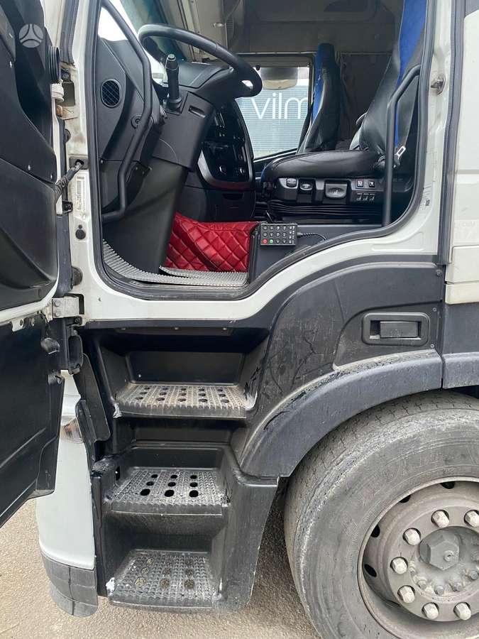 Iveco Stralis, double sleeper