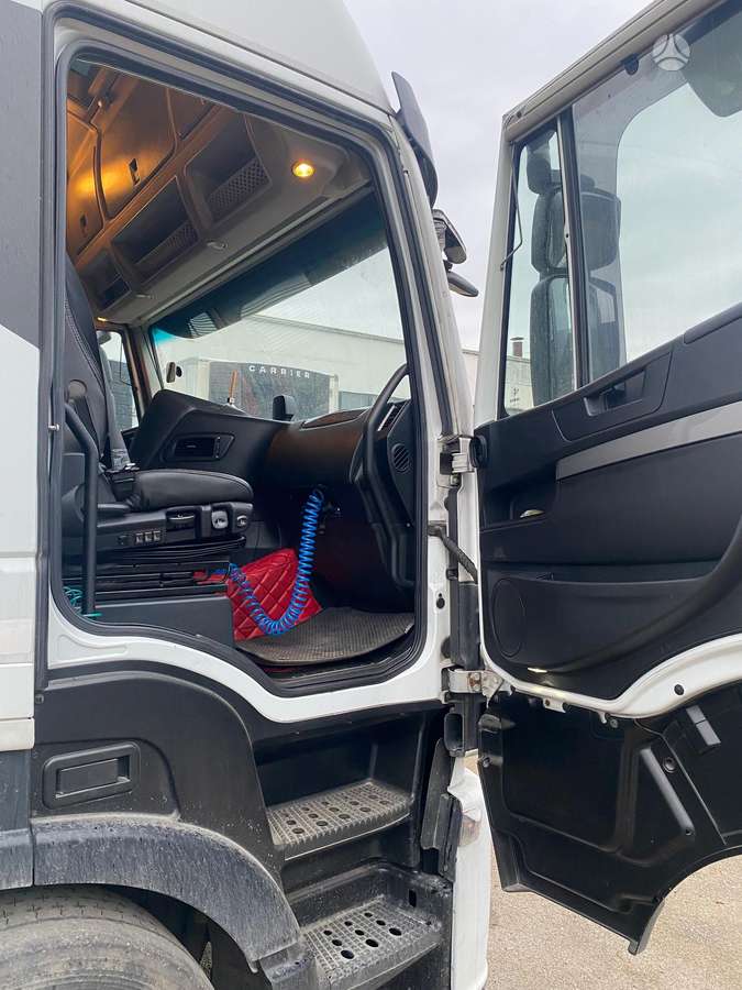 Iveco Stralis, double sleeper