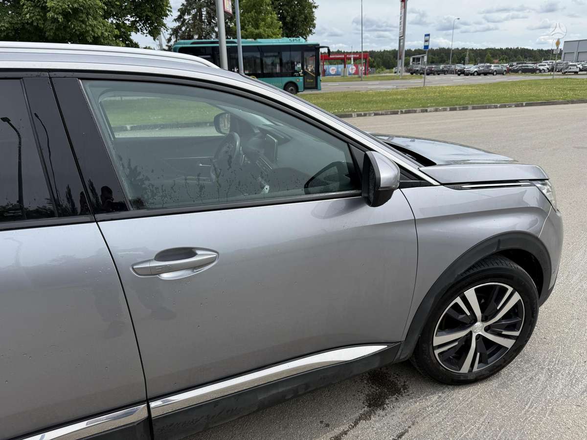 Peugeot 5008 - 8