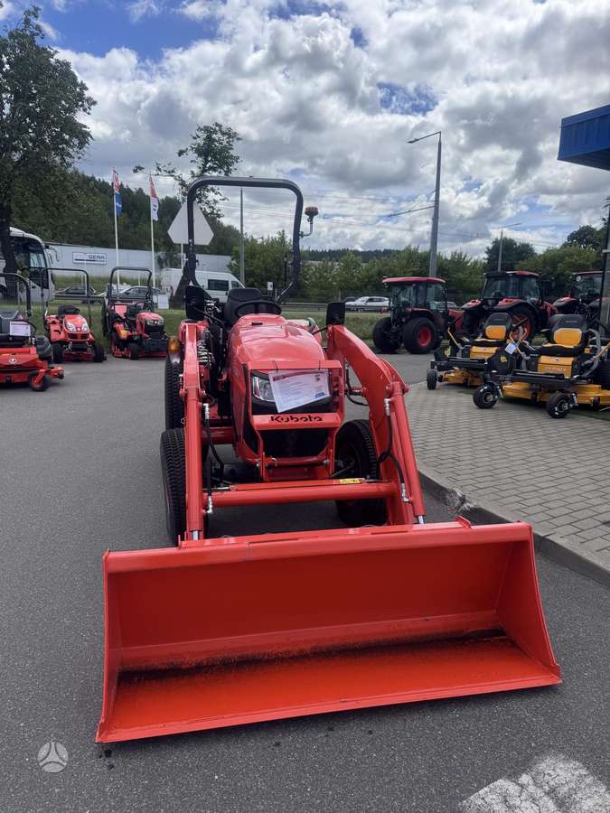 Kubota L1-382 HST, тракторы