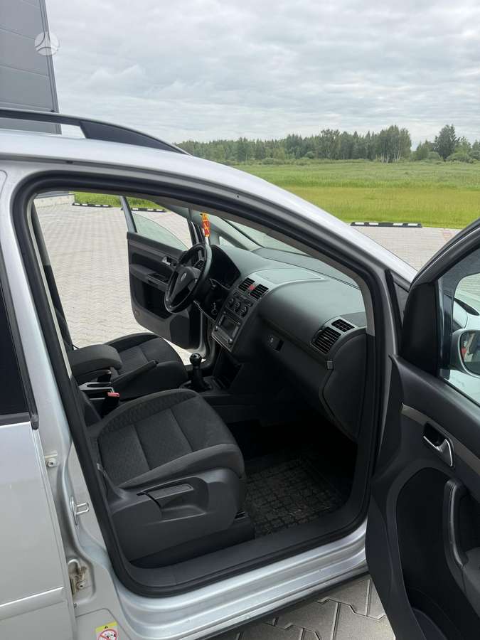 Volkswagen Touran - 6