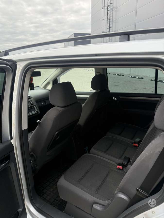 Volkswagen Touran - 7