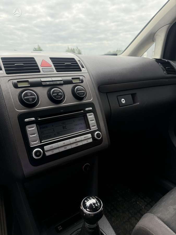 Volkswagen Touran - 8