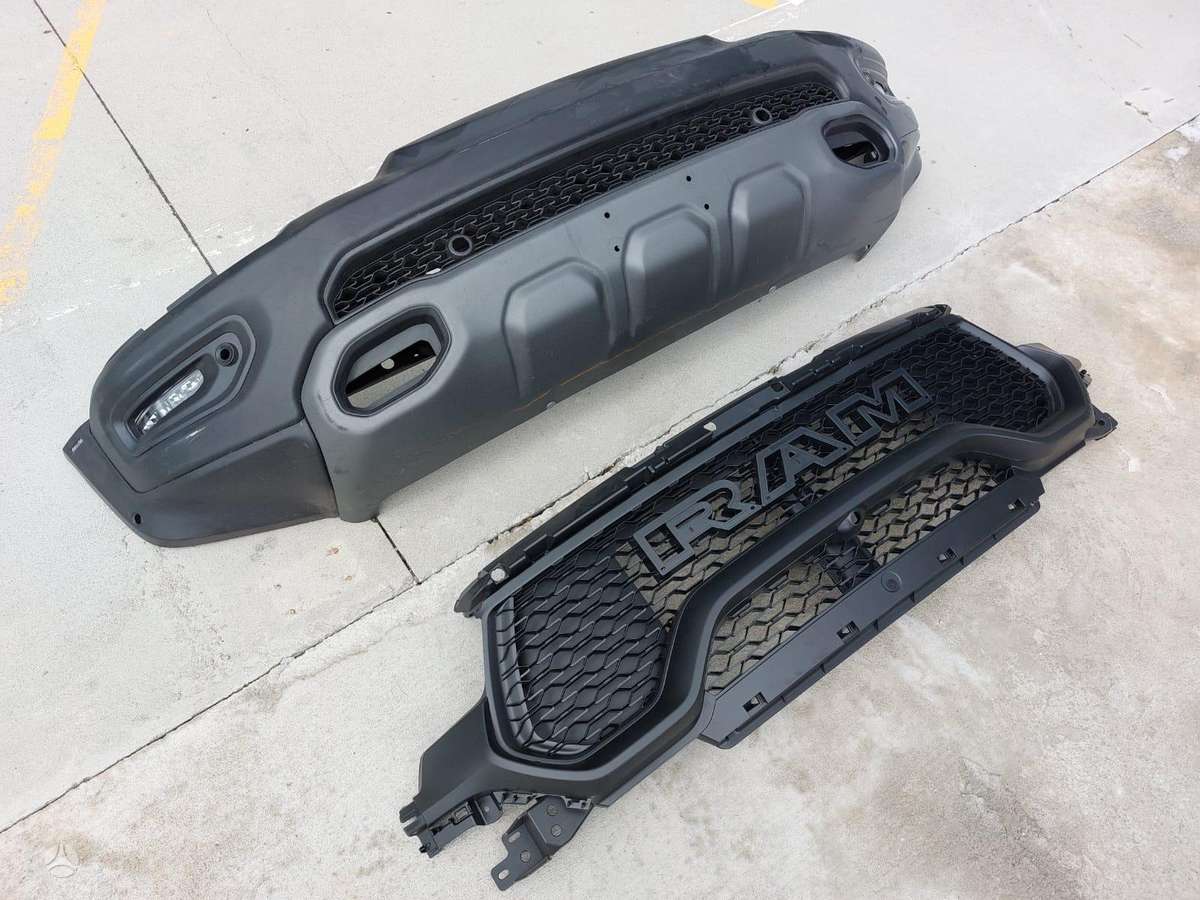 Dodge Ram, 6VZ40GXHAA, bumpers, front grill