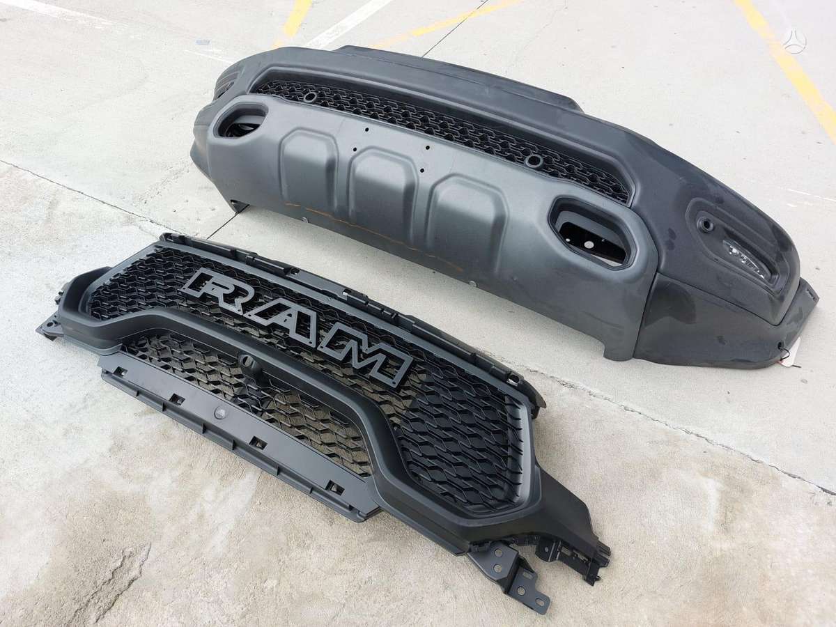 Dodge Ram, 6VZ40GXHAA, bumpers, front grill