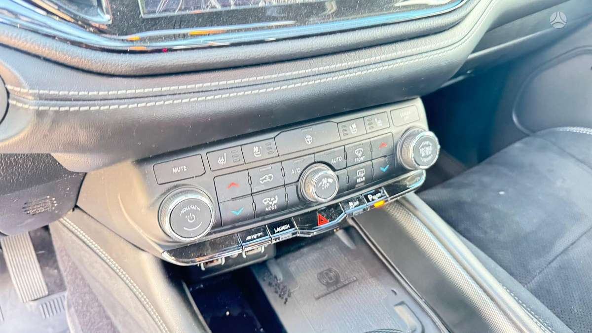 Dodge Durango, 6.4 l., off-road / crossover